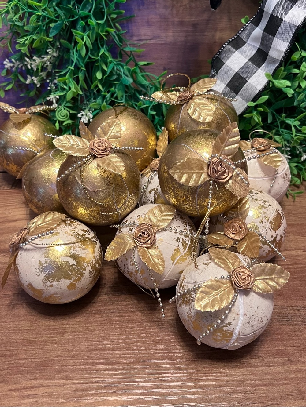 Set of 12 Vintage-Style Decorative Christmas Ornaments